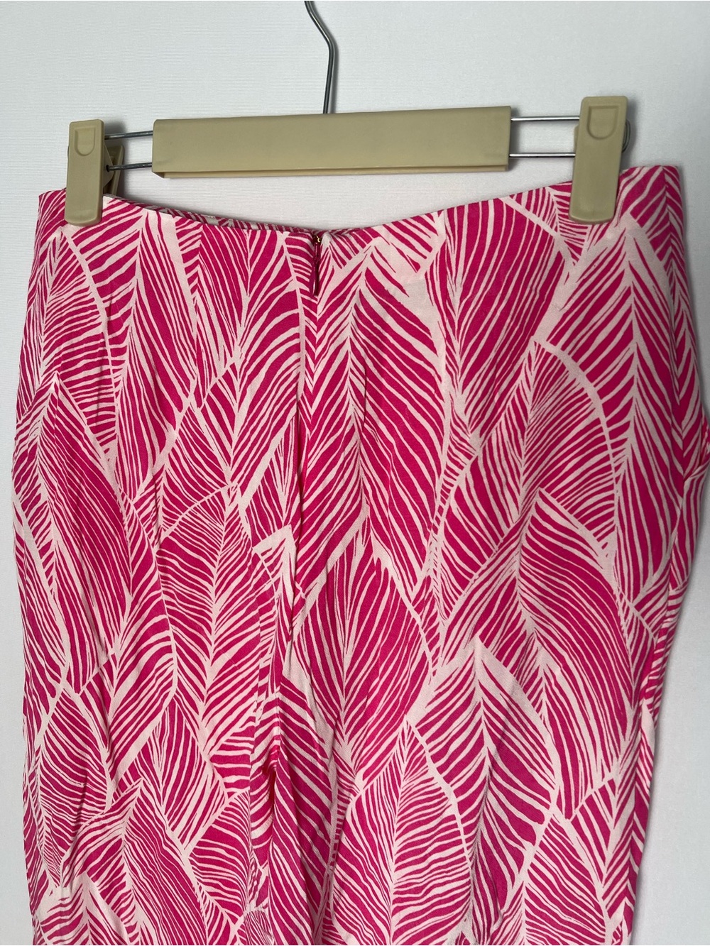 Lovers and Friends Revolve Makena Fuchsia Leaf Print Pants XS Pink Ankle Slit - Picture 10 of 13